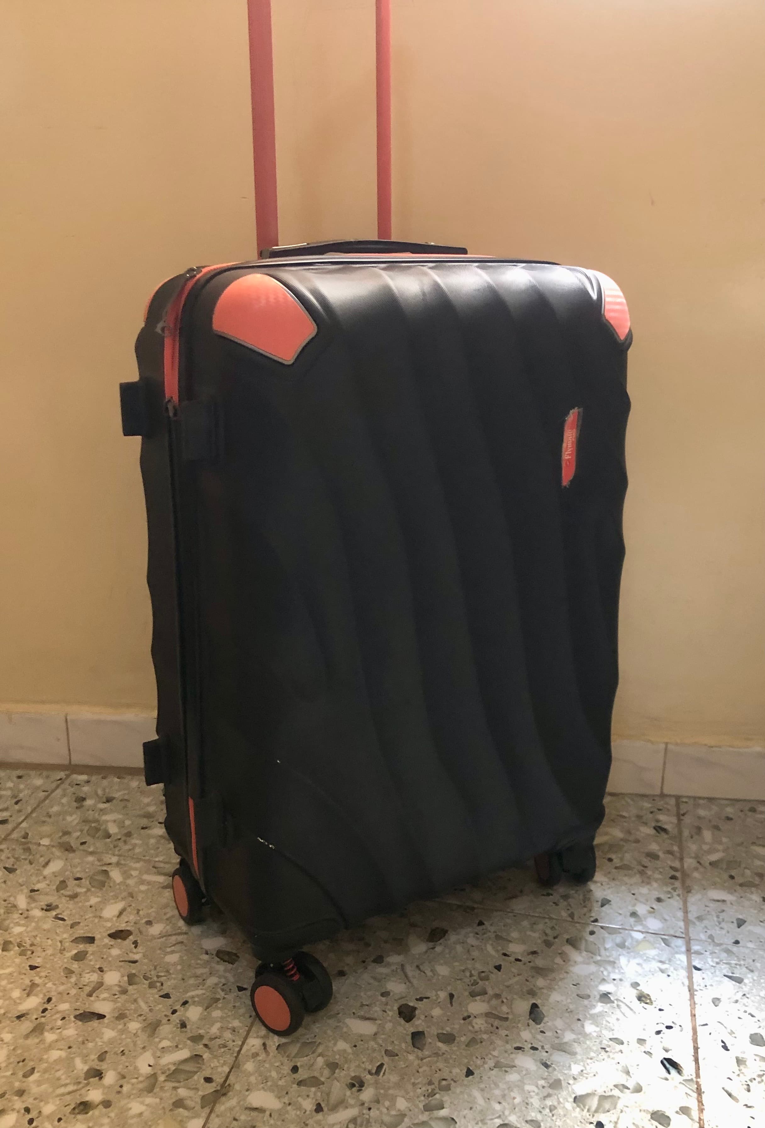 Valise Rigide à Roulettes Multidirectionnelles - Noir & Corail — photo 1